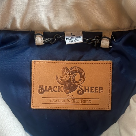 Men’s Large puffer vest - Picture 8 of 12